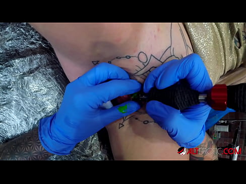 ❤️ Fìor tattooed hottie Sully Savage fhuair tattoo air a clitoris ️❌  Porn anal  aig gd.porngameshub.ru ❌